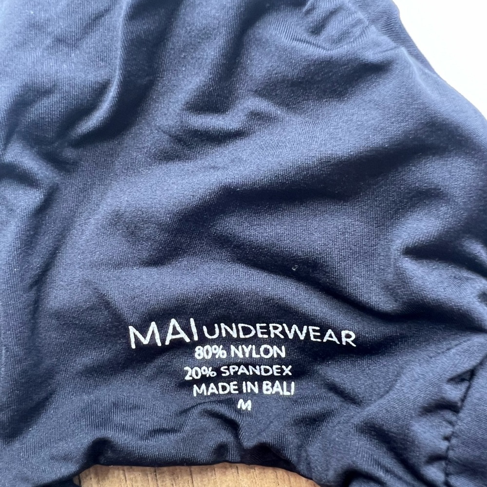 Black top. Small. Maui underwear / acacia